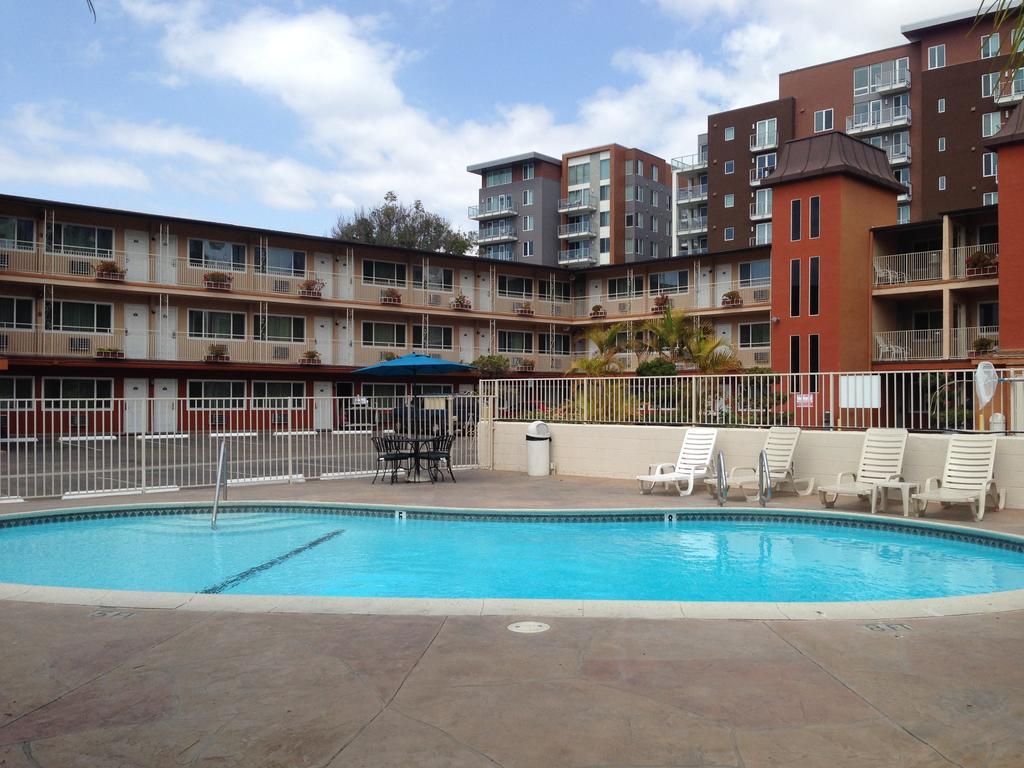 Days Inn Harbor View San Diego Luaran gambar