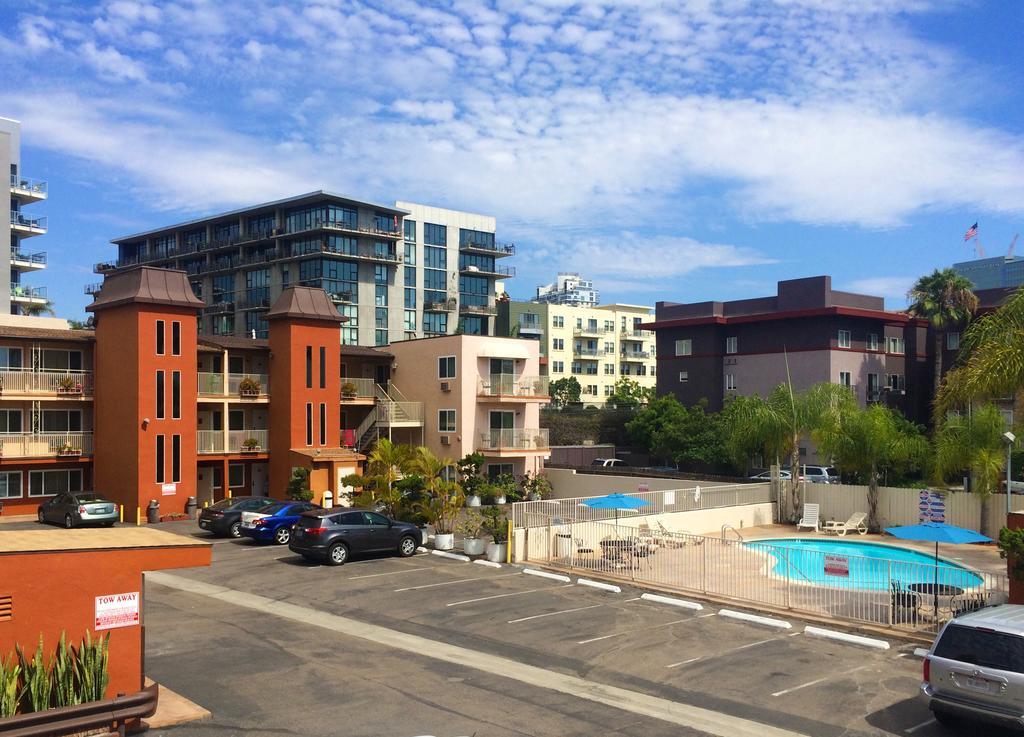 Days Inn Harbor View San Diego Bilik gambar