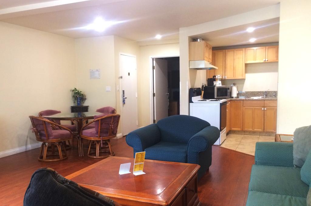 Days Inn Harbor View San Diego Bilik gambar