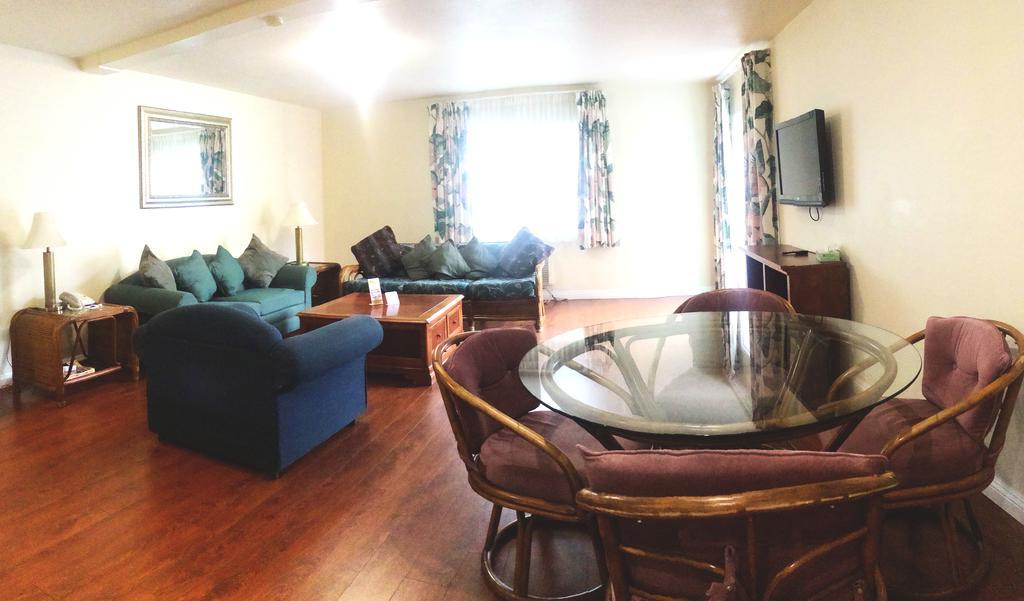 Days Inn Harbor View San Diego Bilik gambar