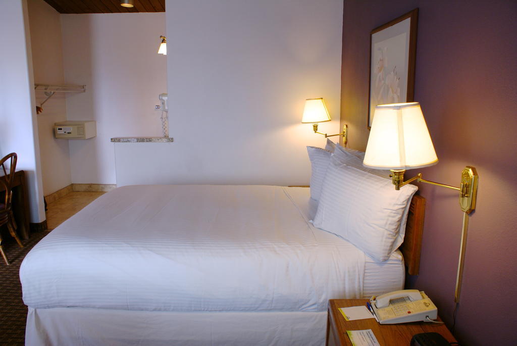 Days Inn Harbor View San Diego Luaran gambar