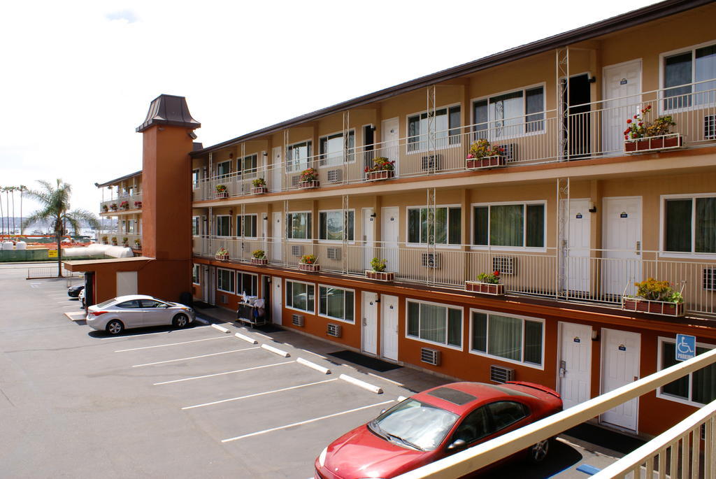 Days Inn Harbor View San Diego Luaran gambar