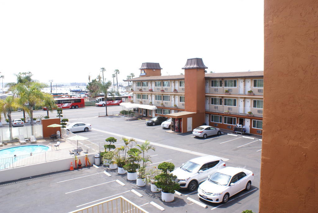Days Inn Harbor View San Diego Luaran gambar